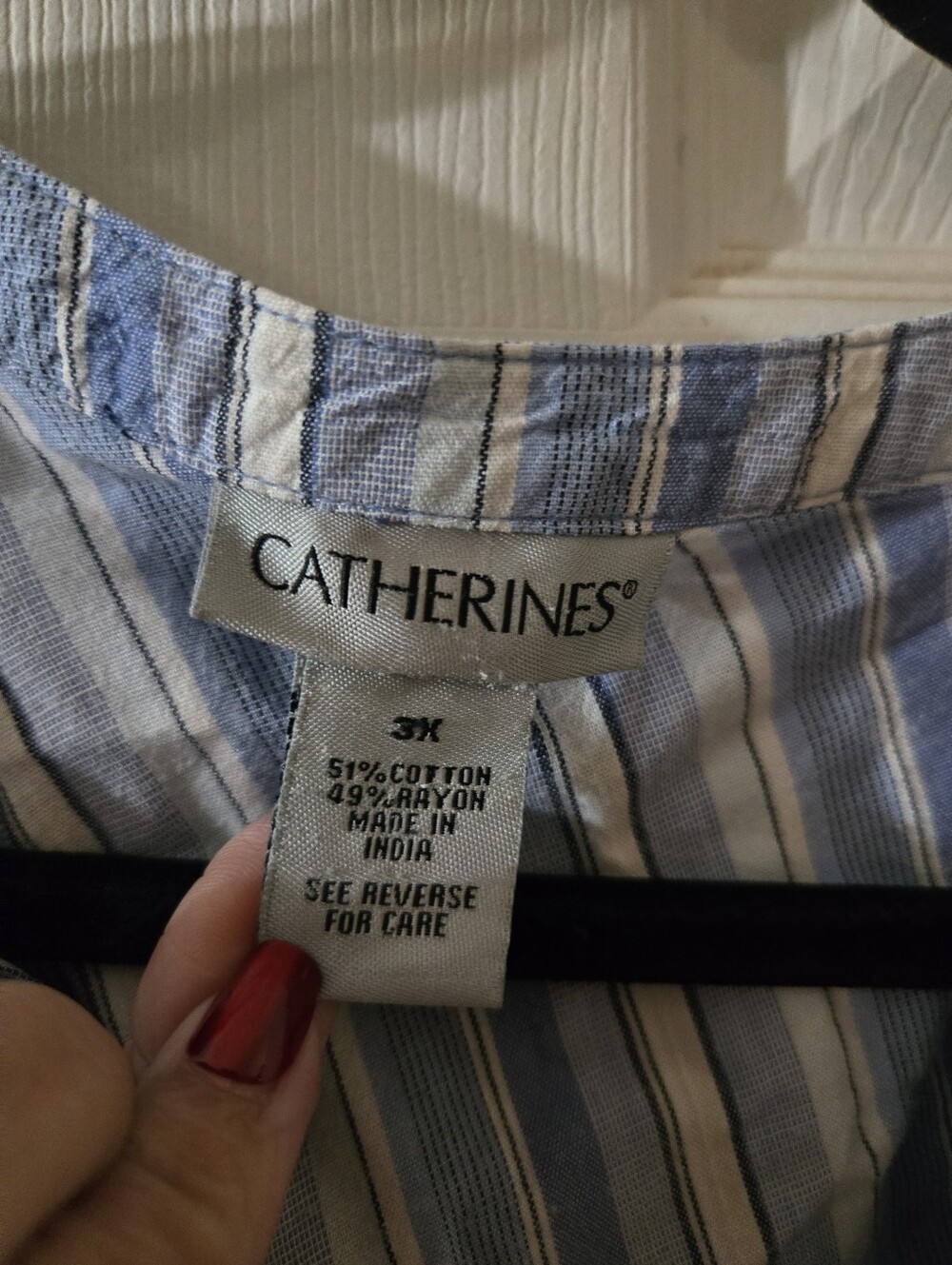 3x button down - Picture 2 of 3